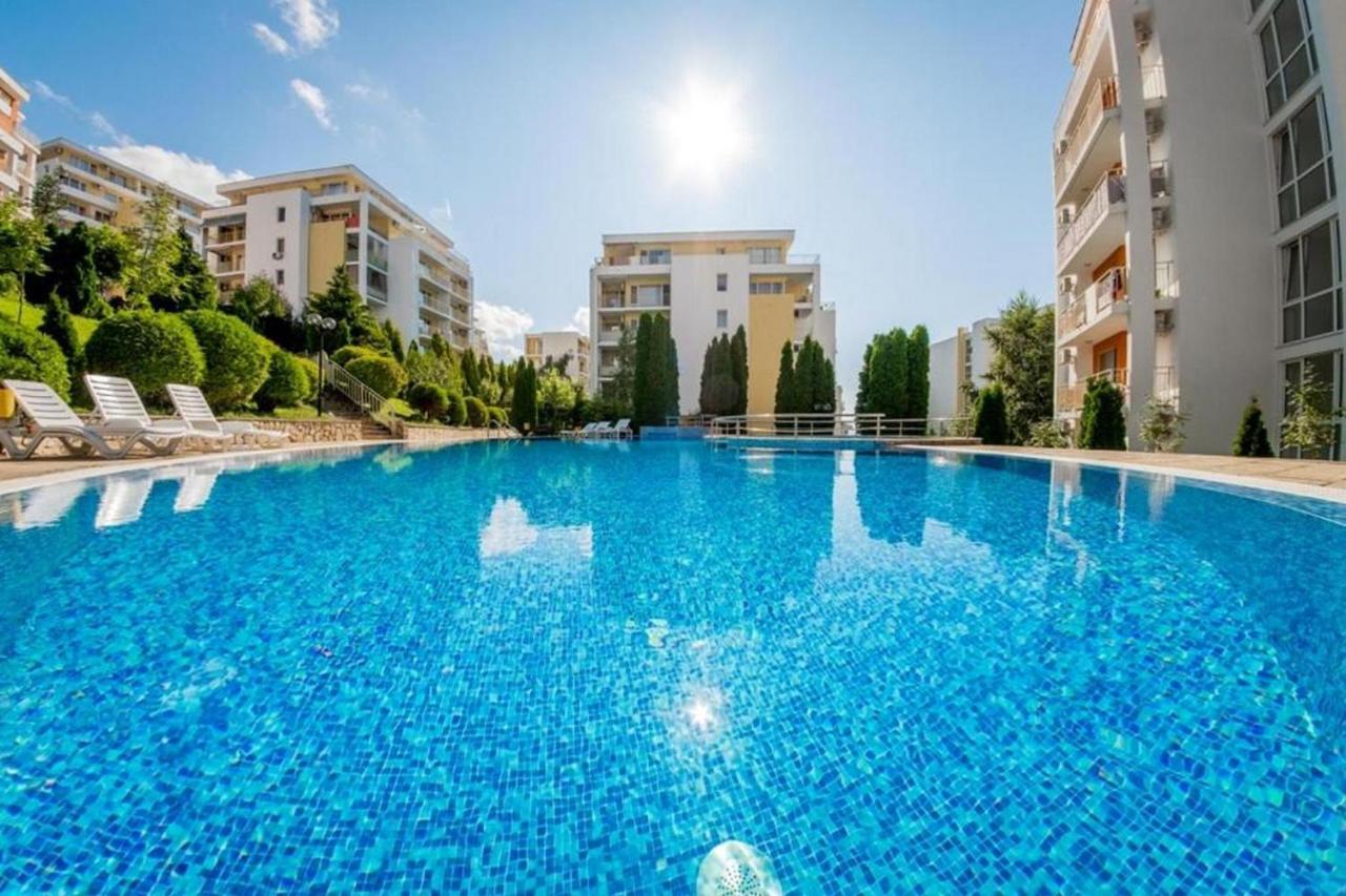 Fort Noks - Menada Apartments Sveti Vlas Extérieur photo