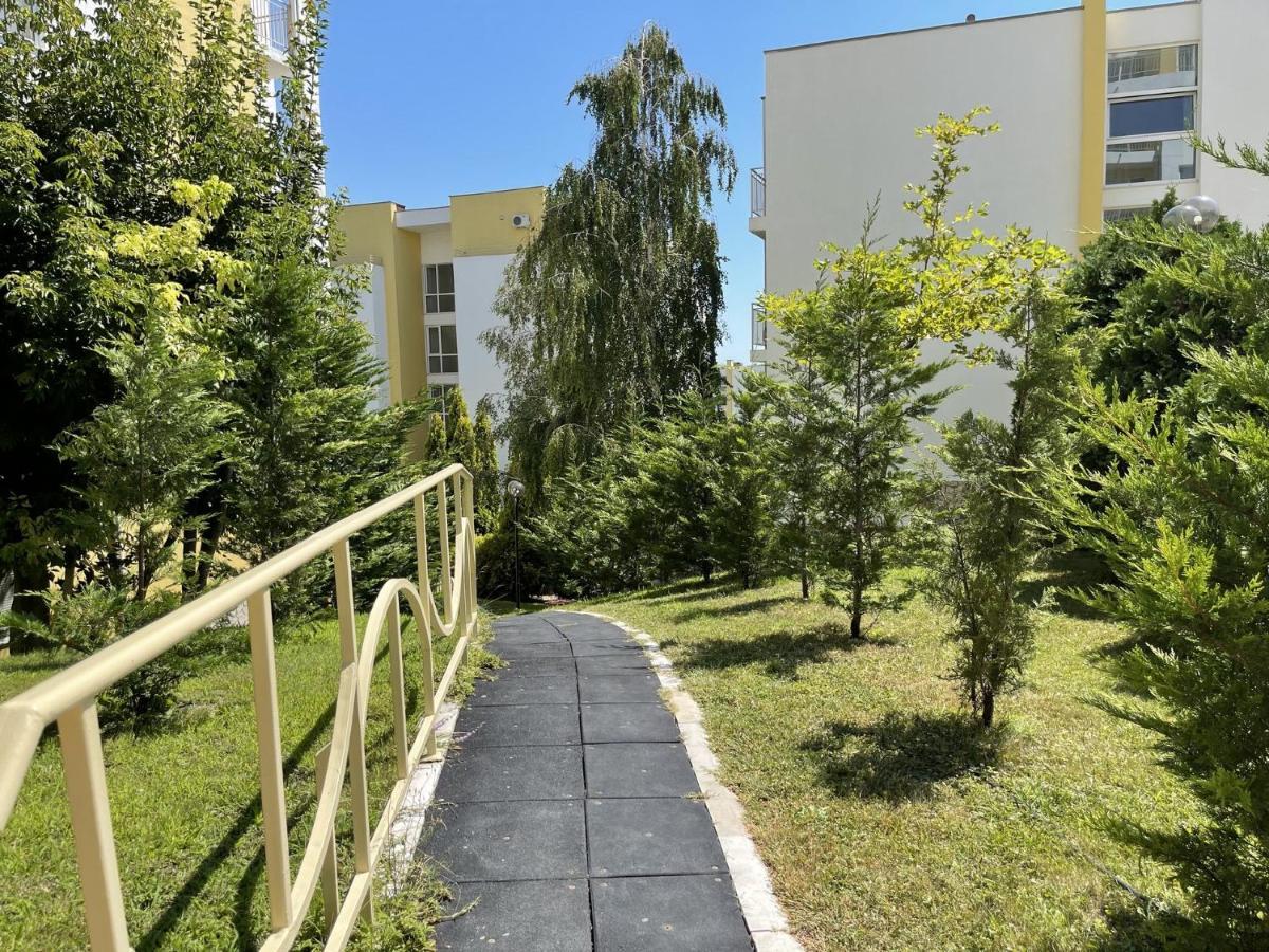 Fort Noks - Menada Apartments Sveti Vlas Extérieur photo