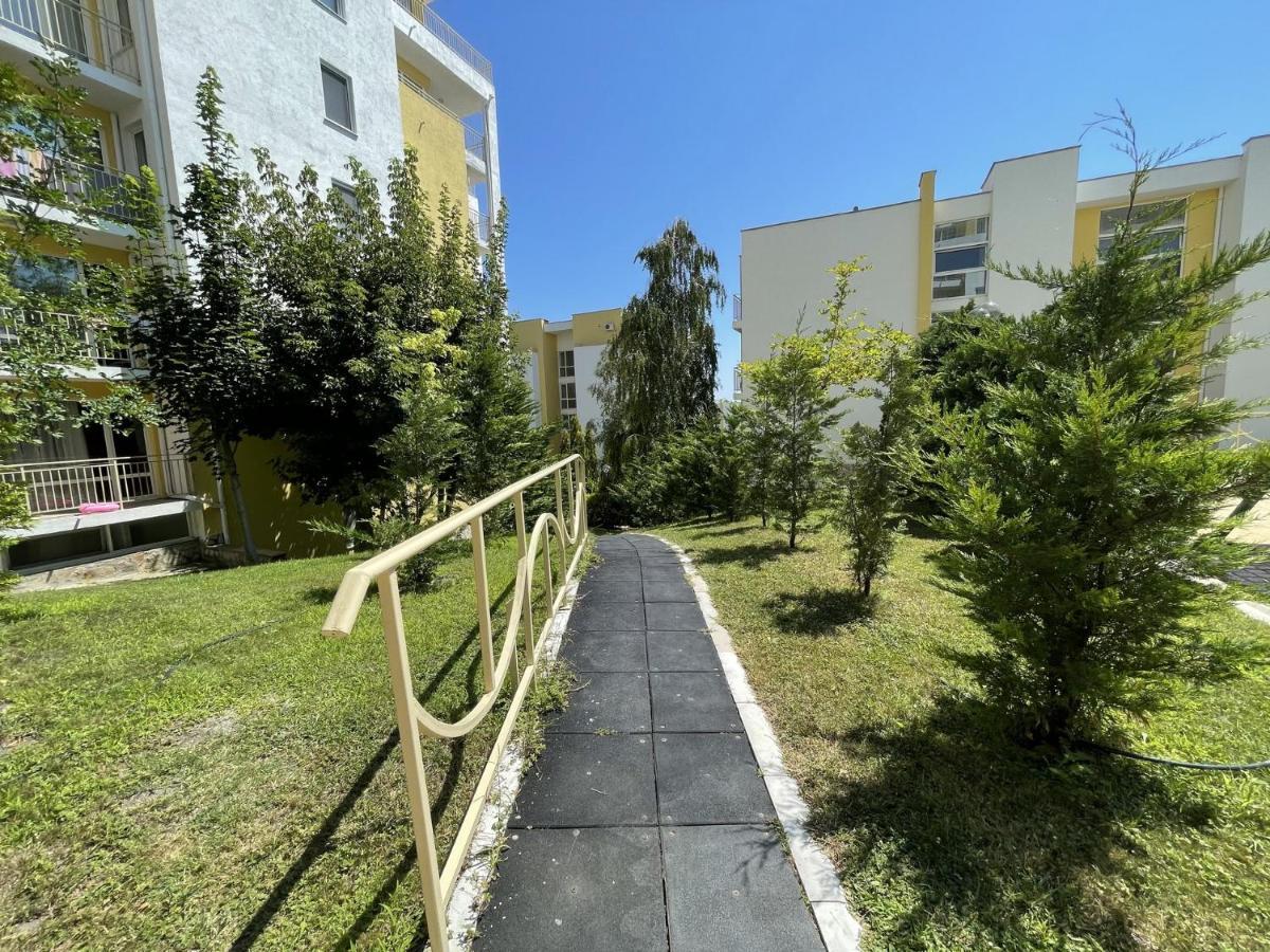 Fort Noks - Menada Apartments Sveti Vlas Extérieur photo