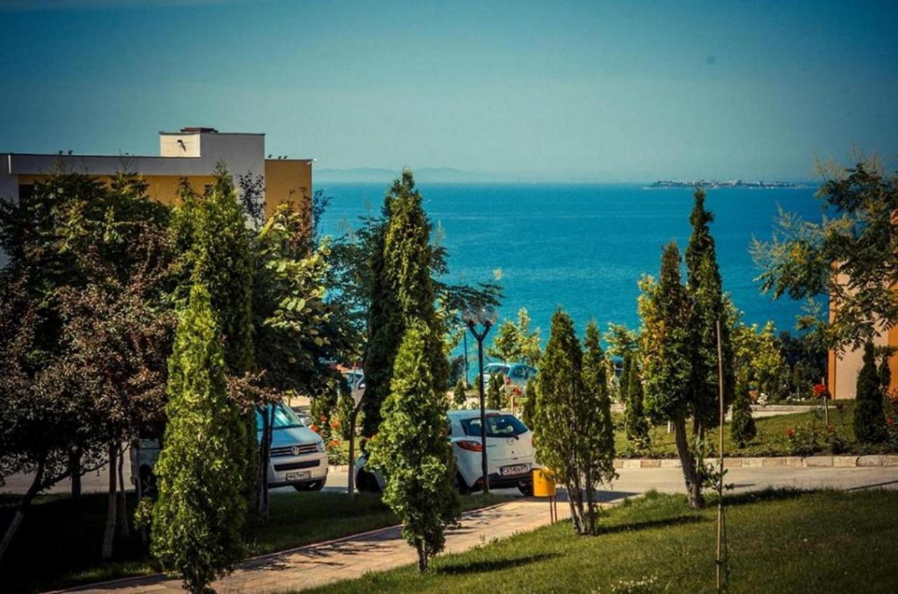 Fort Noks - Menada Apartments Sveti Vlas Extérieur photo