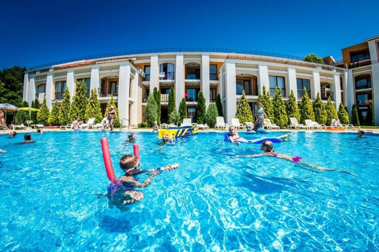 Fort Noks - Menada Apartments Sveti Vlas Extérieur photo