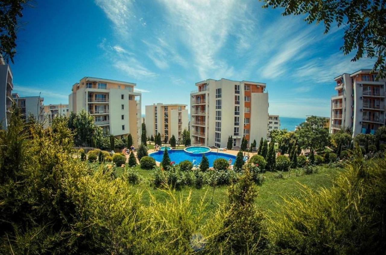 Fort Noks - Menada Apartments Sveti Vlas Extérieur photo
