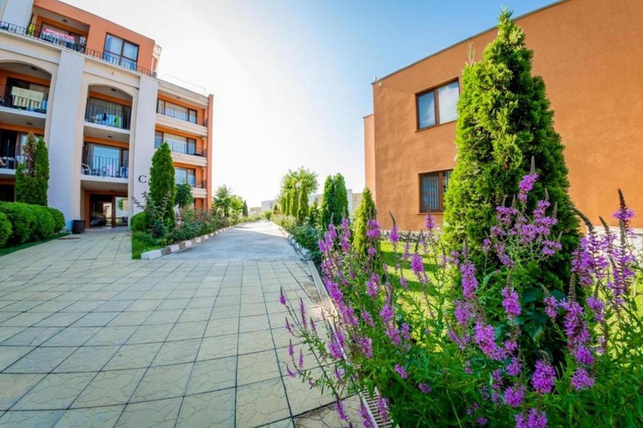 Fort Noks - Menada Apartments Sveti Vlas Extérieur photo