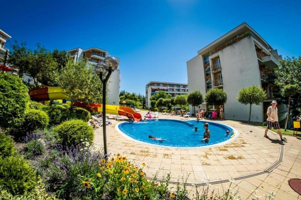 Fort Noks - Menada Apartments Sveti Vlas Extérieur photo