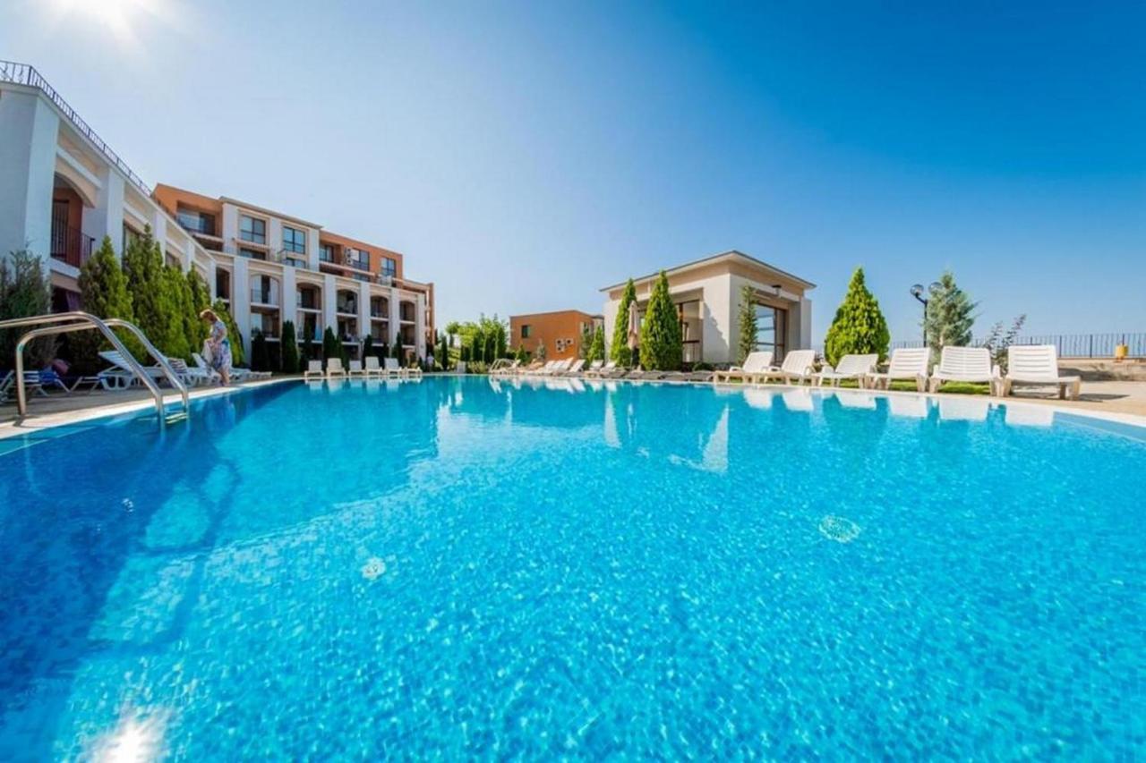 Fort Noks - Menada Apartments Sveti Vlas Extérieur photo