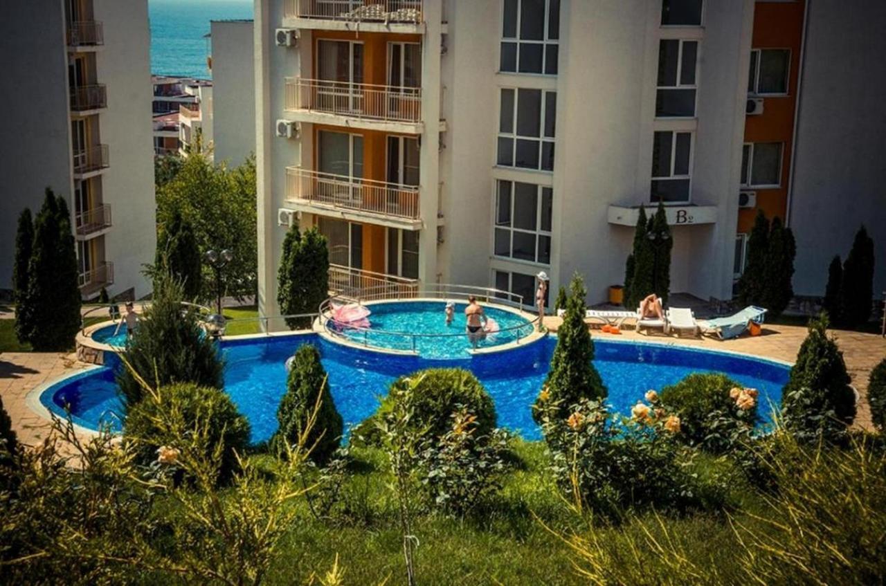 Fort Noks - Menada Apartments Sveti Vlas Extérieur photo