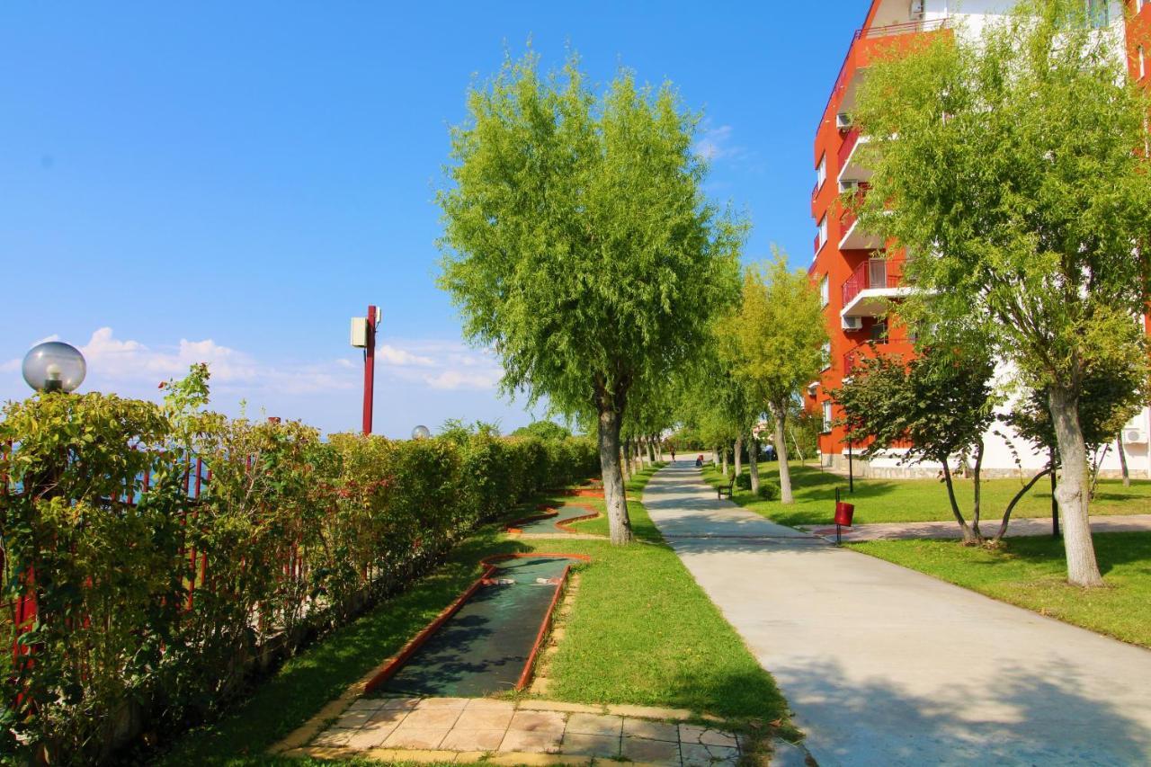 Fort Noks - Menada Apartments Sveti Vlas Extérieur photo