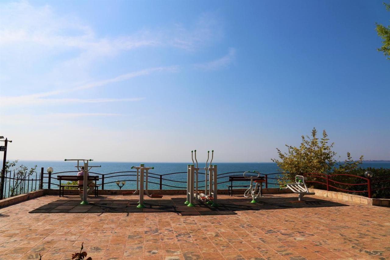 Fort Noks - Menada Apartments Sveti Vlas Extérieur photo