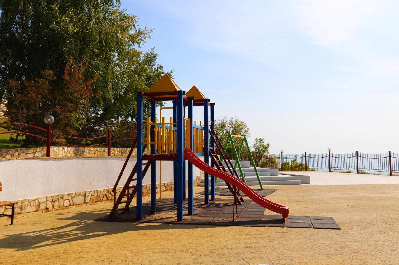Fort Noks - Menada Apartments Sveti Vlas Extérieur photo