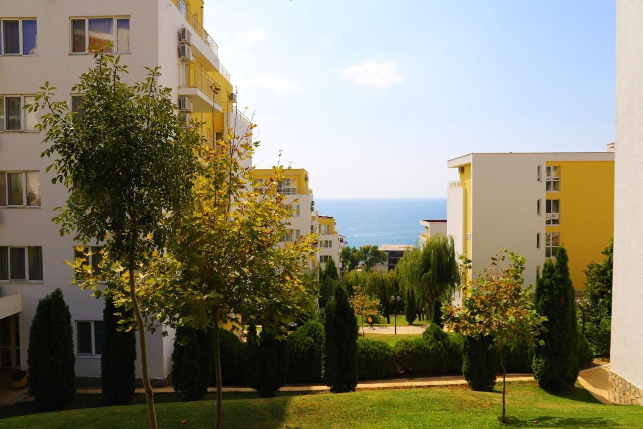 Fort Noks - Menada Apartments Sveti Vlas Extérieur photo