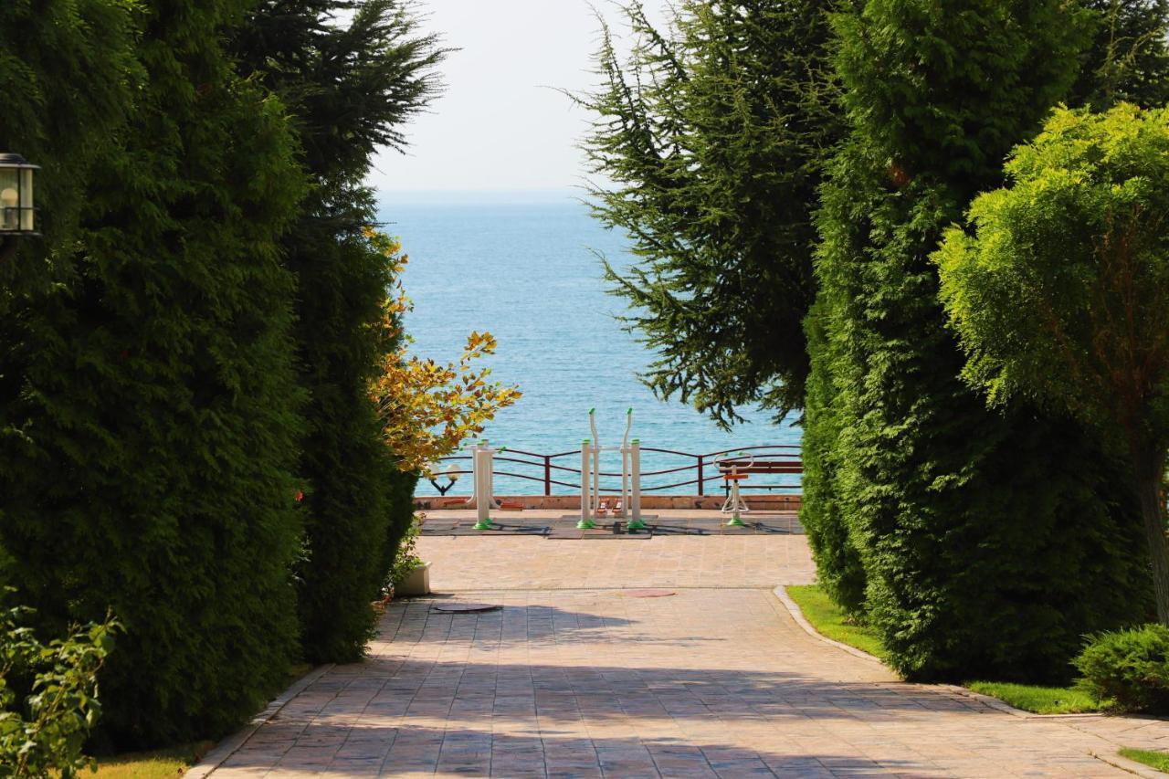 Fort Noks - Menada Apartments Sveti Vlas Extérieur photo