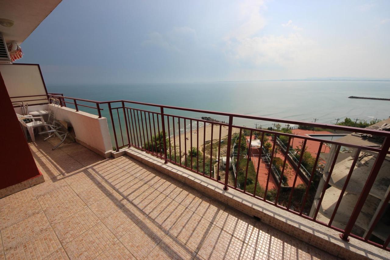Fort Noks - Menada Apartments Sveti Vlas Extérieur photo
